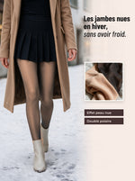 Femme en manteau camel marchant dans une rue enneigée, jambes effet peau nue avec le collant polaire teinte Caramel, et gros plan de la doublure polaire